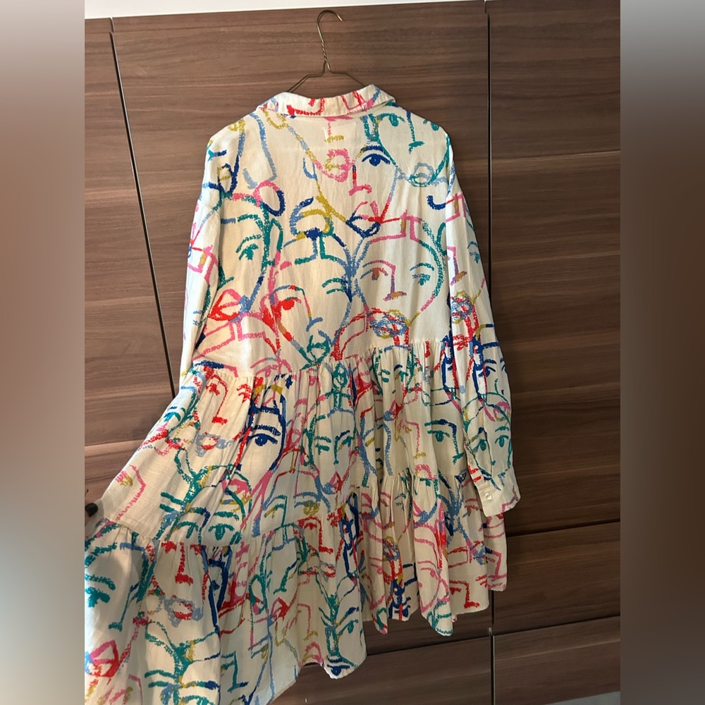 Abstract Multicolor Scribble Face Print Tiered Sh… - image 4